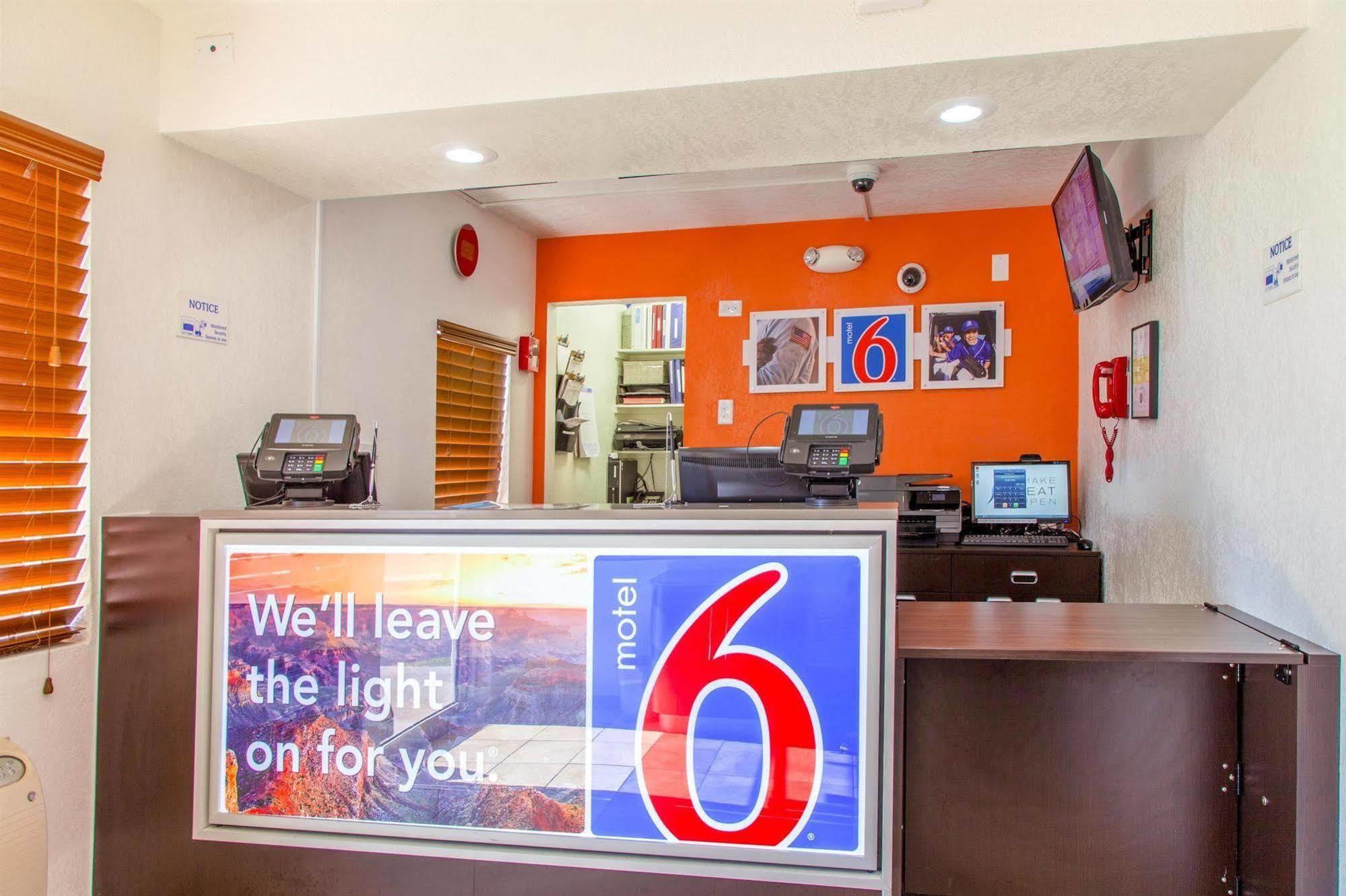 Motel 6-Phoenix, Az - Airport - 24Th Street Ngoại thất bức ảnh